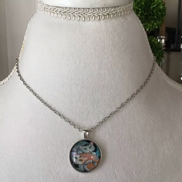 LAST 1! NEW Cats Pendant Necklace Round Cabochon Silver Tone 18” Chain Kittens - Picture 2 of 10